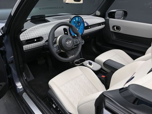 Used 2025 MINI Cooper S image 4