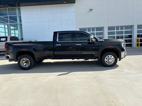 Used 2024 GMC Sierra 3500 SLT w/ SLT Premium Package AWD/4WD image 2