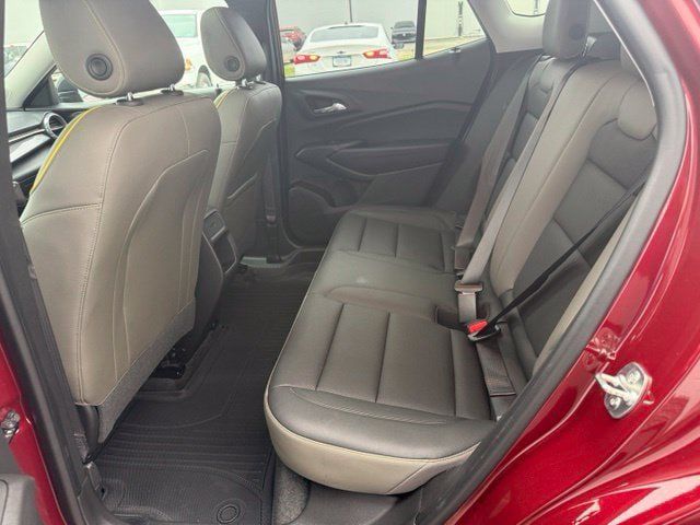 Used 2024 Chevrolet Trax ACTIV w/ Sunroof Package FWD image 19