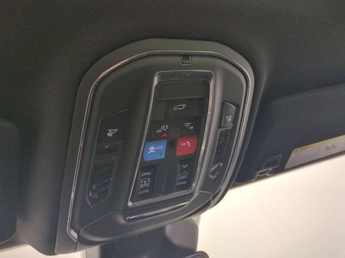 Used 2025 Jeep Grand Cherokee Laredo X w/ Luxury Tech Group I AWD/4WD image 25