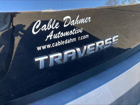 Used 2020 Chevrolet Traverse LT FWD image 3