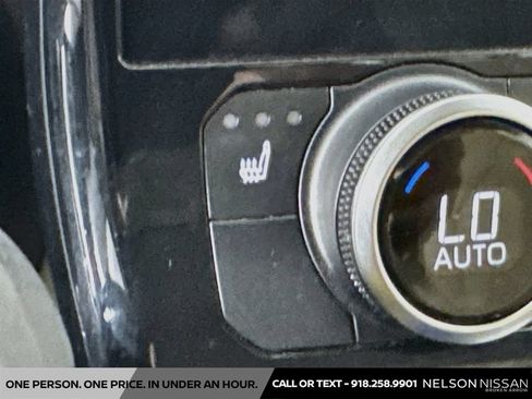 Used 2024 Toyota Highlander XLE FWD image 19