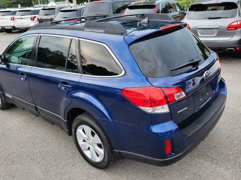 Used 2011 Subaru Outback 2.5i Premium image 10