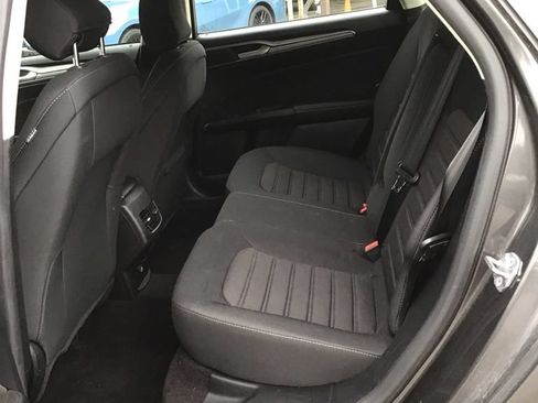 Used 2020 Ford Fusion SE FWD image 5