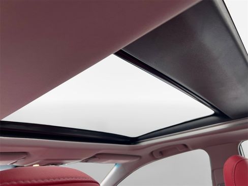 Used 2019 Toyota Camry XSE image 25