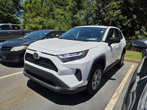 Used 2025 Toyota RAV4 LE AWD/4WD image 3