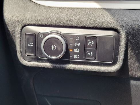 Used 2023 Ford Explorer XLT w/ Equipment Group 202A AWD/4WD image 11