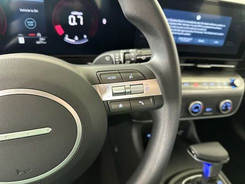 Used 2024 Hyundai Kona SE image 16