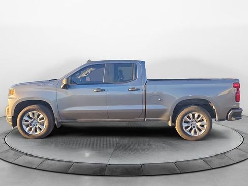 Used 2021 Chevrolet Silverado 1500 Custom image 2