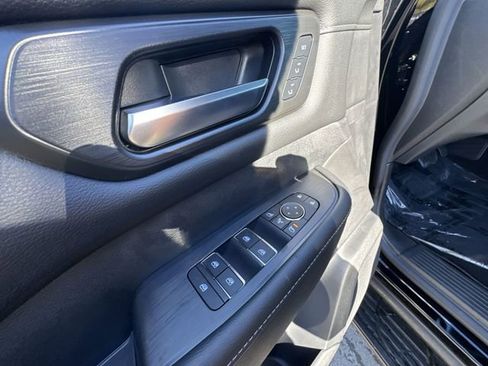 New 2026 Nissan Armada SL w/ Captain's Chari Seat Package AWD/4WD image 13