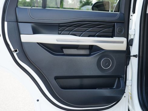 Used 2021 Ford Expedition Platinum image 22