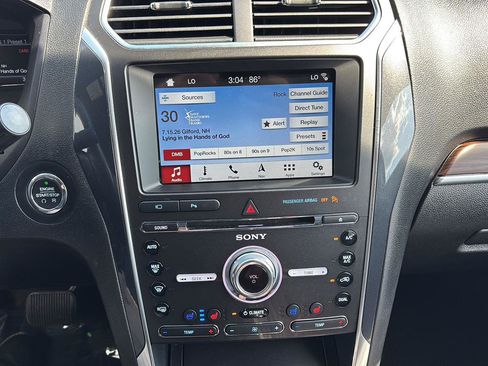 Used 2018 Ford Explorer Limited AWD/4WD image 12