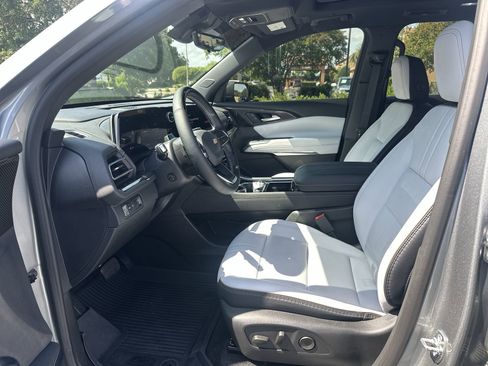 Used 2026 Chevrolet Traverse High Country w/ LPO, Floor Liner Package FWD image 16