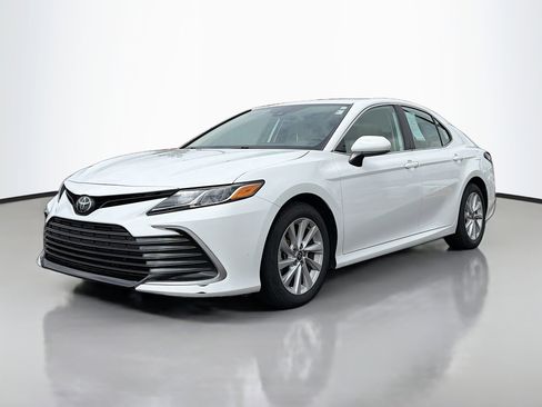 Used 2024 Toyota Camry LE FWD image 11