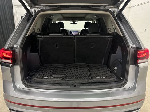Used 2024 Volkswagen Atlas SEL Premium R-Line AWD/4WD image 33