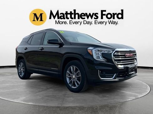 Used 2024 GMC Terrain SLT AWD/4WD image 7