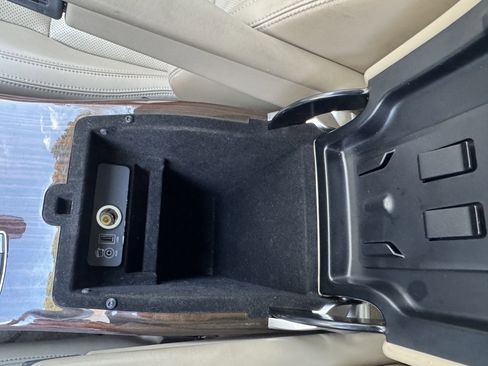 Used 2015 Land Rover Range Rover HSE image 3