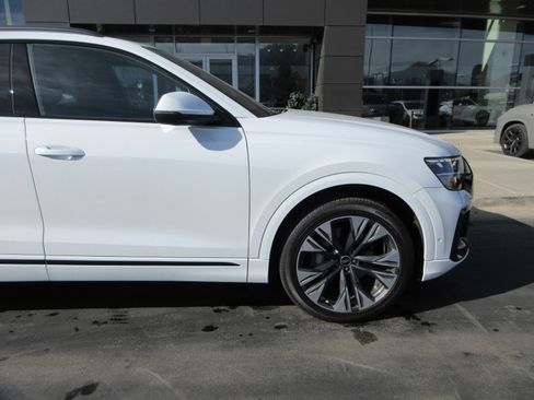 Used 2025 Audi Q8 Premium Plus image 12