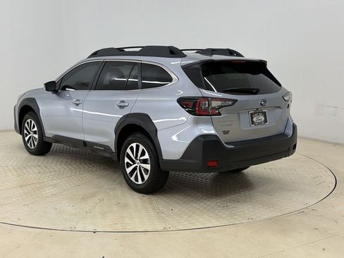 Used 2025 Subaru Outback Premium w/ Popular Package #1 AWD/4WD image 3