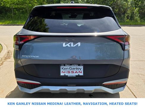 Used 2024 Kia Sportage EX FWD image 4
