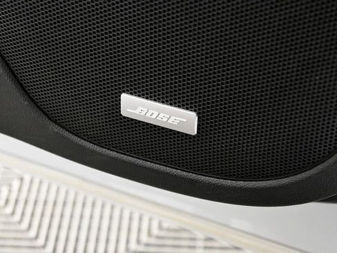 Used 2023 GMC Acadia SLT image 7