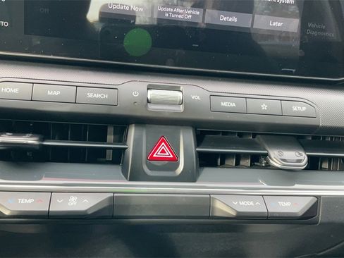 Used 2025 Kia K4 EX image 22