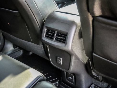 Used 2024 GMC Terrain SLT AWD/4WD image 26