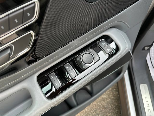 Used 2021 Lincoln Aviator Grand Touring w/ Elements Package Plus AWD/4WD image 20