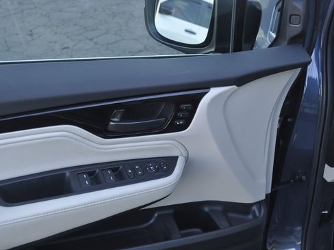 Used 2025 Honda Odyssey Touring image 19