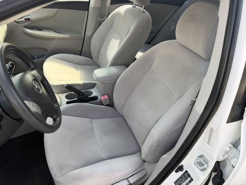 Used 2011 Toyota Corolla LE FWD image 9