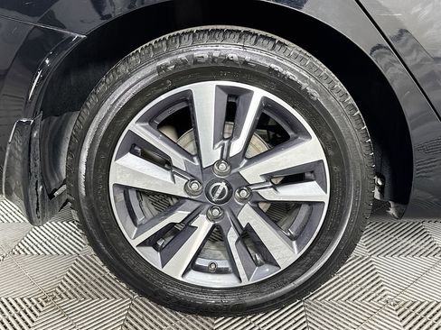 Used 2024 Nissan Versa S w/ S Plus Package image 29