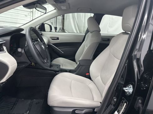 Used 2026 Toyota Corolla Cross L image 16