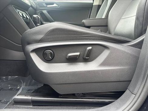 Used 2019 Volkswagen Tiguan SE FWD image 10