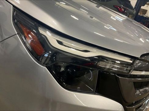 Used 2025 Subaru Forester Premium image 28