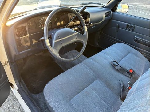 Used 1989 Toyota Pickup Deluxe image 12