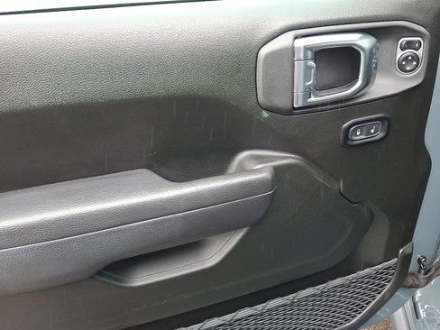 Certified 2025 Jeep Wrangler Willys image 12