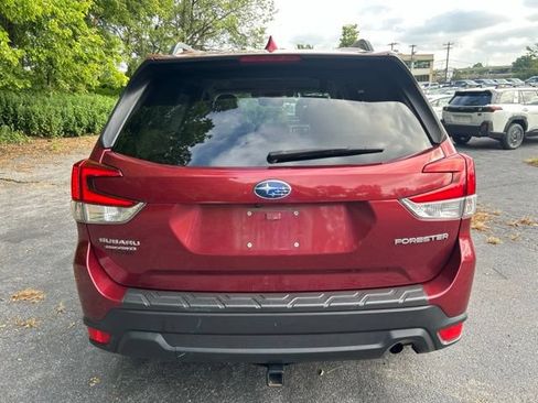 Used 2021 Subaru Forester Premium AWD/4WD image 4