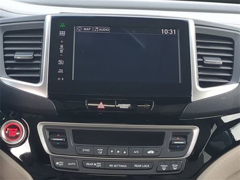 Used 2016 Honda Pilot Touring image 18