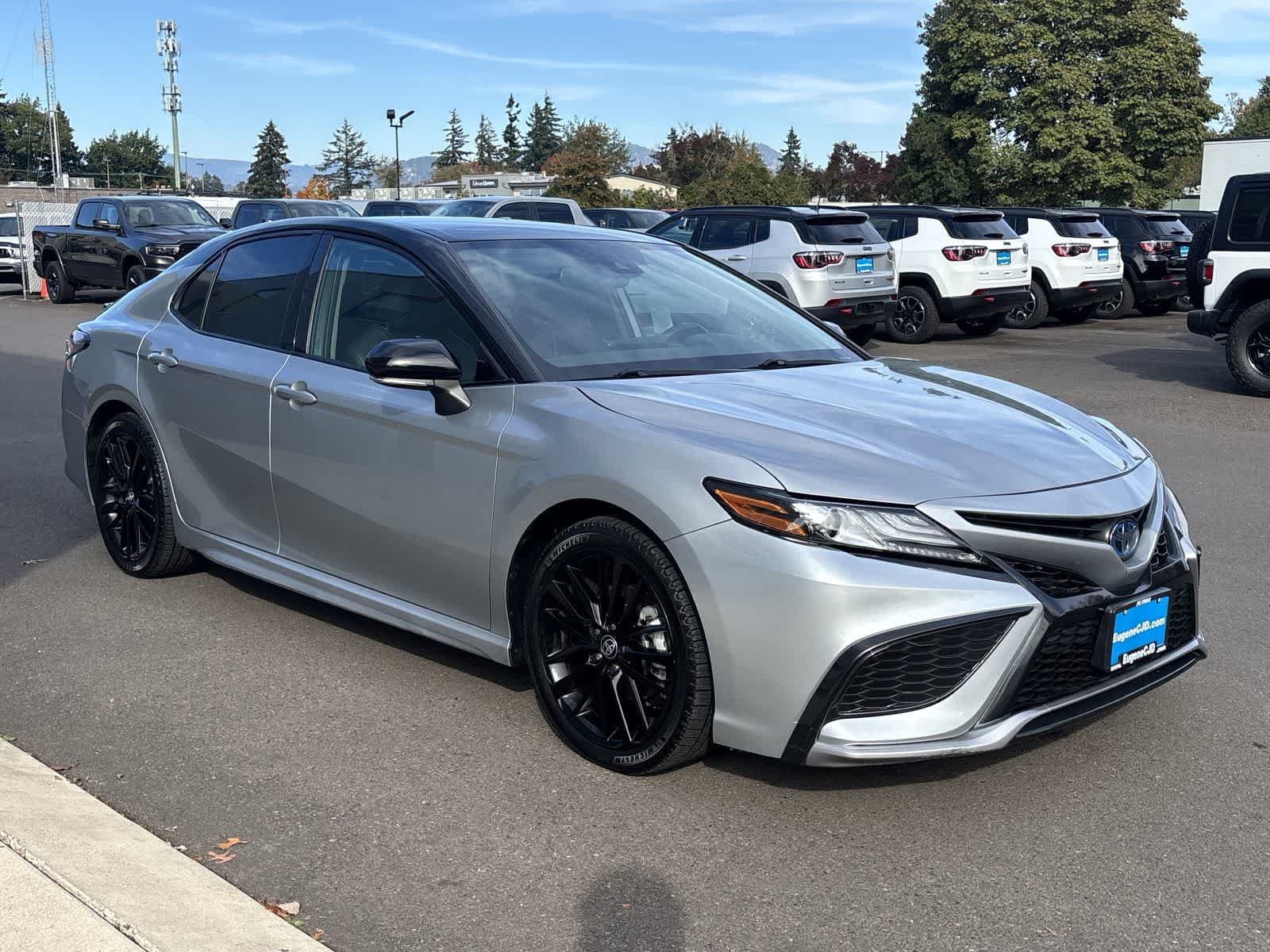 Used 2022 Toyota Camry XSE FWD image 5