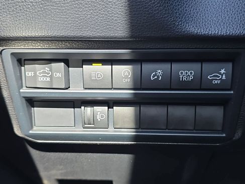 Used 2025 Toyota Tundra SR5 w/ SR5 Convenience Package AWD/4WD image 32