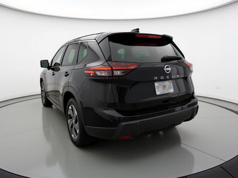 Used 2025 Nissan Rogue SV image 6