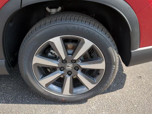 New 2025 Honda Pilot Touring image 13