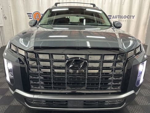 Used 2023 Hyundai Palisade Limited image 3