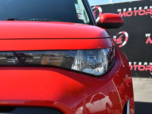 Used 2024 Kia Soul LX w/ Option Group 015 FWD image 11