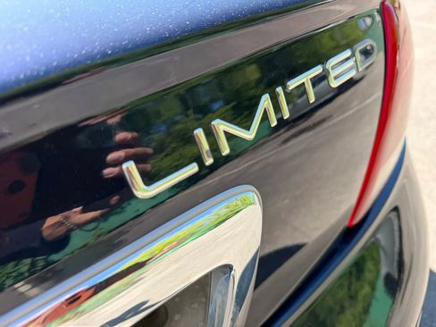 Used 2004 Chrysler Sebring Limited w/ Driver Convenience Group FWD image 14