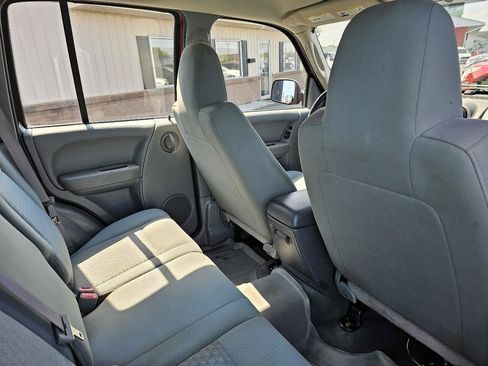 Used 2006 Jeep Liberty Sport AWD/4WD image 20