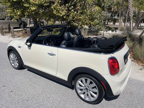 Used 2019 MINI Cooper S image 37