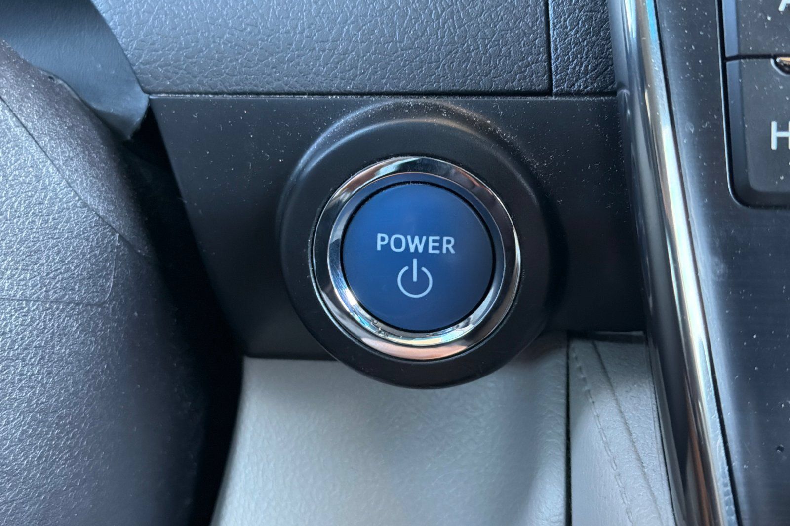 Used 2014 Toyota Camry XLE w/ Convenience Package FWD image 27