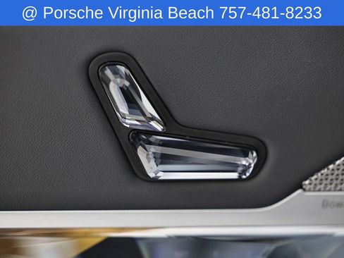 Used 2023 BMW 740i w/ Parking Assistance Package RWD image 19