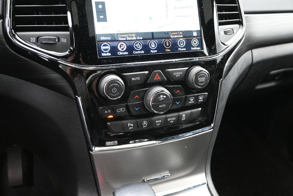 Used 2020 Jeep Grand Cherokee Altitude AWD/4WD image 19